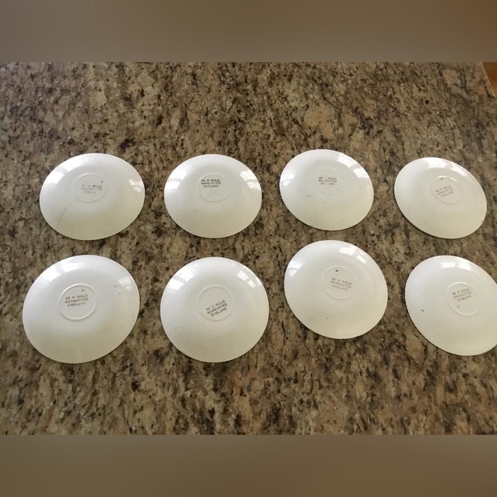 Vintage 22 Kt. Gold Roses plates almost 6 in. Width, set of 8 - Picture 13 of 15